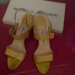 Manolo Blahnik Gold heels